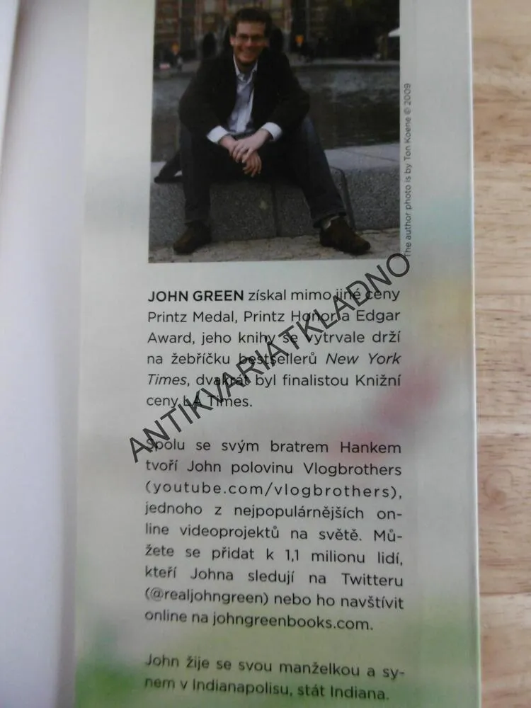 PAPÍROVÁ MĚSTA, JOHN GREEN, BESTSELLER, **an