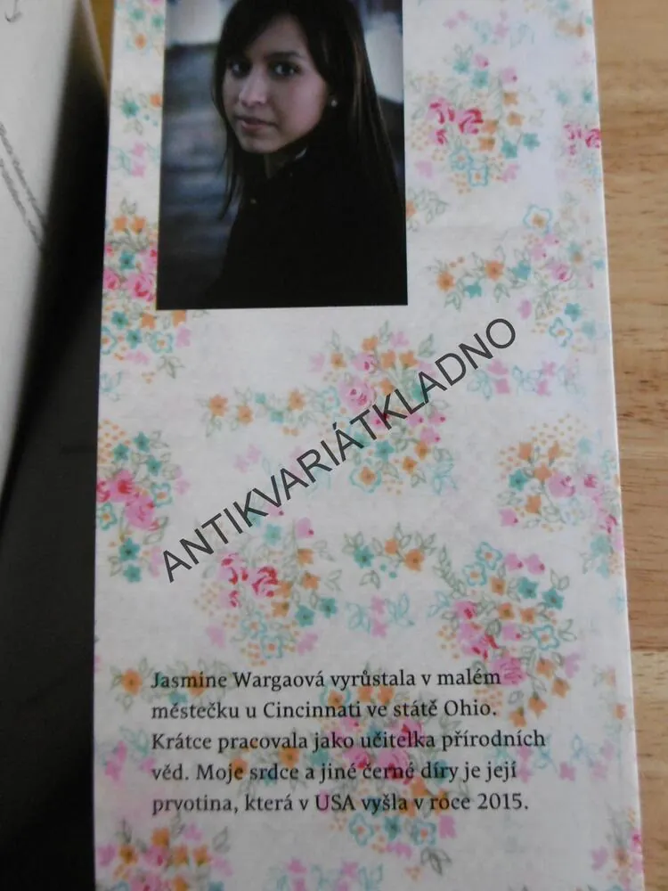 MOJE SRDCE A JINÉ ČERNÉ DÍRY, JASMINE WARGAOVÁ