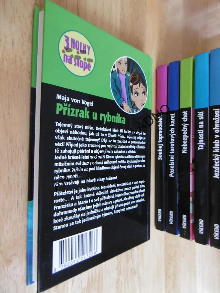 PŘÍZRAK U RYBNÍKA, 3 HOLKY NA STOPĚ, MAJA VON VOGEL, **an
