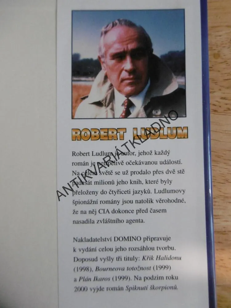 STRÁŽCI APOKALYPSY, ROBERT LUDLUM, **an