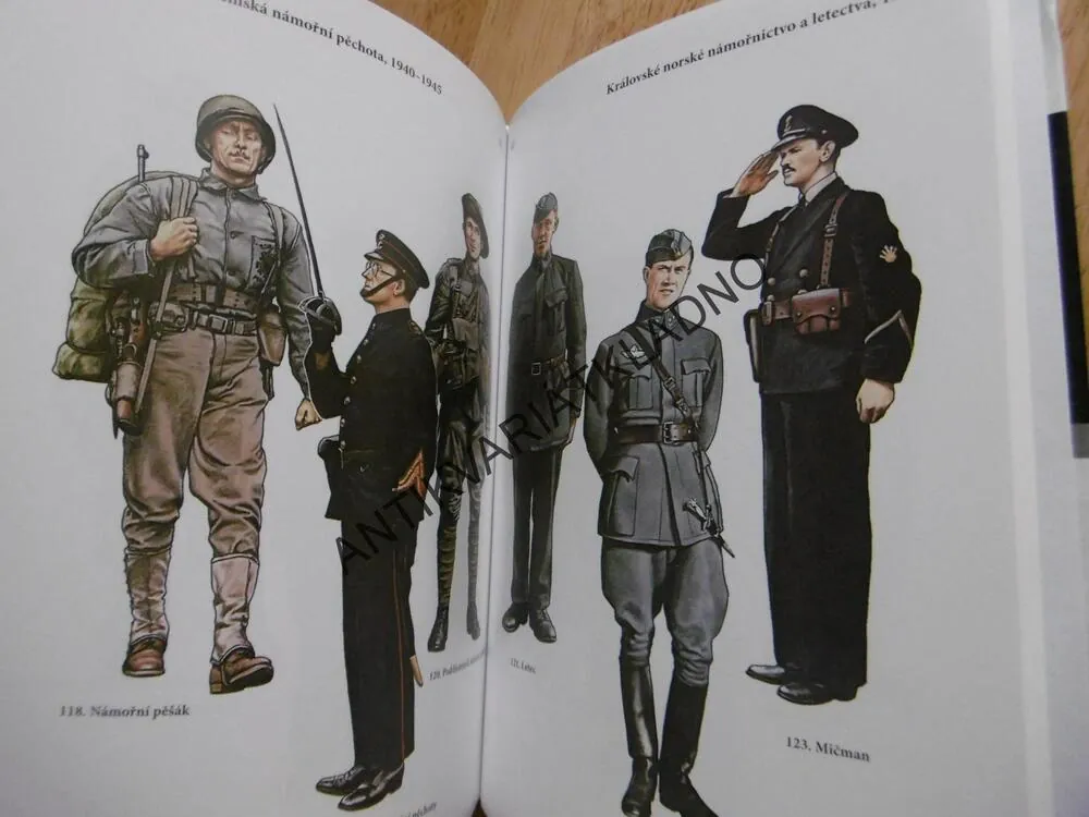 VOJENSKÉ STEJNOKROJE DRUHÉ SVĚTOVÉ VÁLKY, A.MOLLO, MCGREGOR, **an