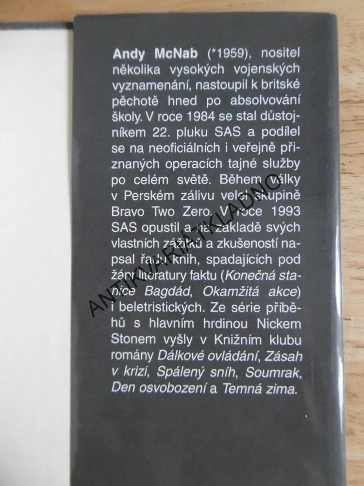 TEMNÁ ČERŇ, ANDY MCNAB, **an