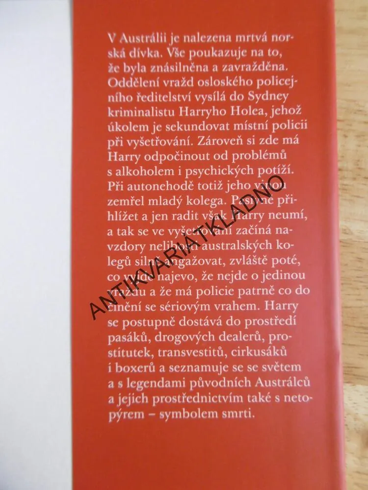 NETOPÝR, JO NESBO, **an
