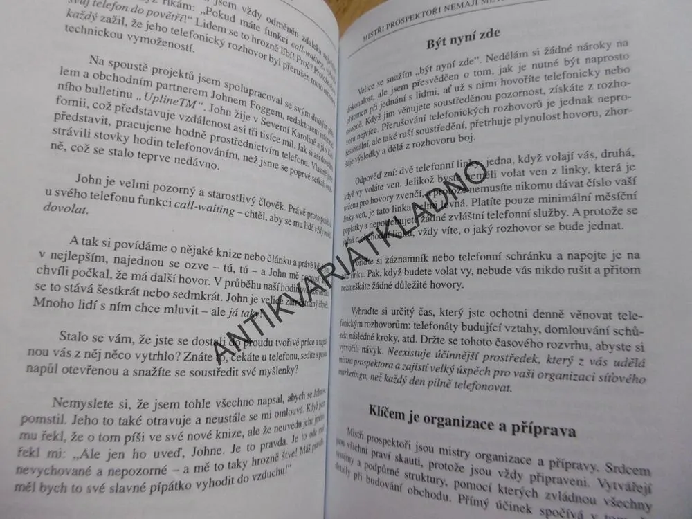 17 TAJEMSTVÍ MISTRŮ PROSPEKTORŮ, JOHN KALENCH