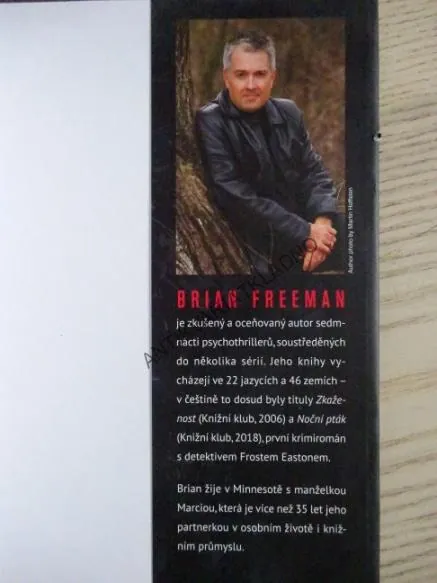 VNITŘNÍ HLAS, BRIAN FREEMAN, **an