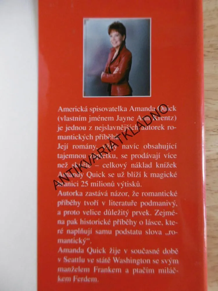 SPALUJÍCÍ LAMPA, AMANDA QUICK