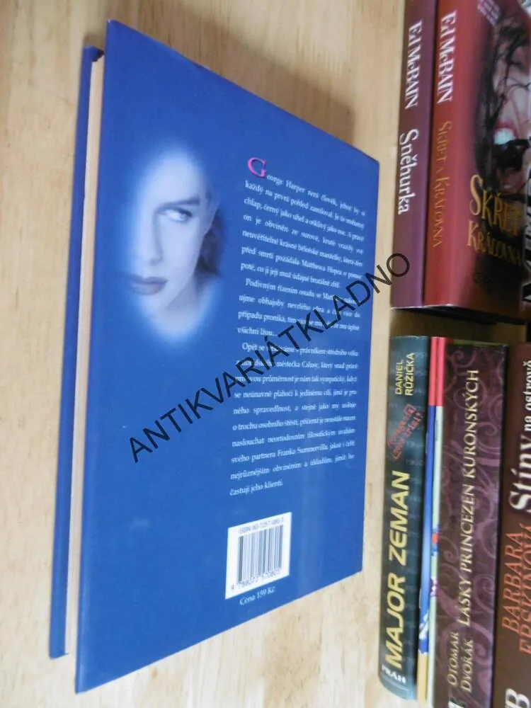 KRÁSKA A ZVÍŘE, ED MCBAIN, **an