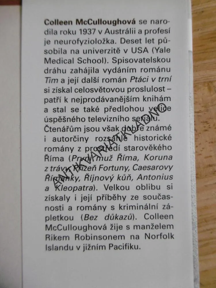 VRAŽEDNÁ HRA, COLLEEN MCCULLOUGHOVÁ, **an