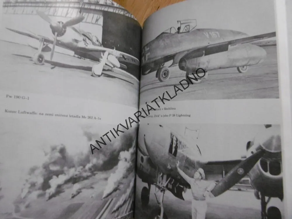 STÍHAČI, E.H.SIMS, **an