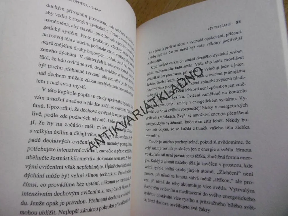 PĚT TIBEŤANŮ, CHRISTOPHER S. KILHAM, 