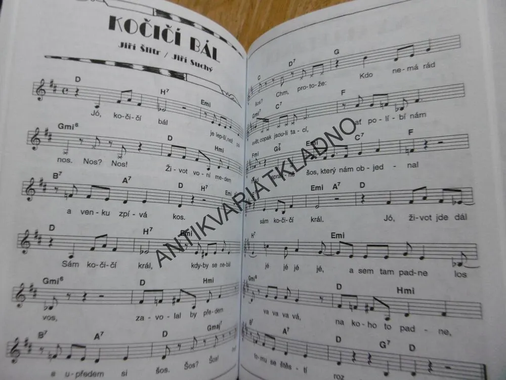 PÍSNIČKY Z MUZIKÁLŮ A HUDEBNÍCH FILMŮ, 1., ONDŘEJ SUCHÝ, PAVEL KANTOREK, ZPĚVNÍK, NOTY, TEXTY,AKORDY