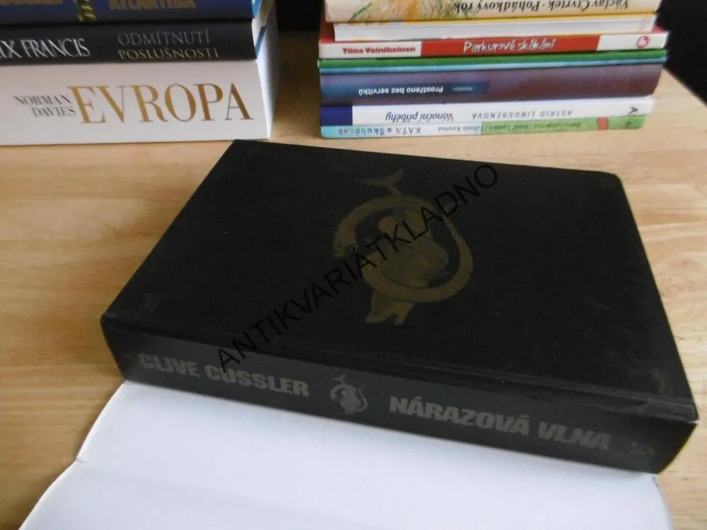 NÁRAZOVÁ VLNA, CLIVE CUSSLER, **an