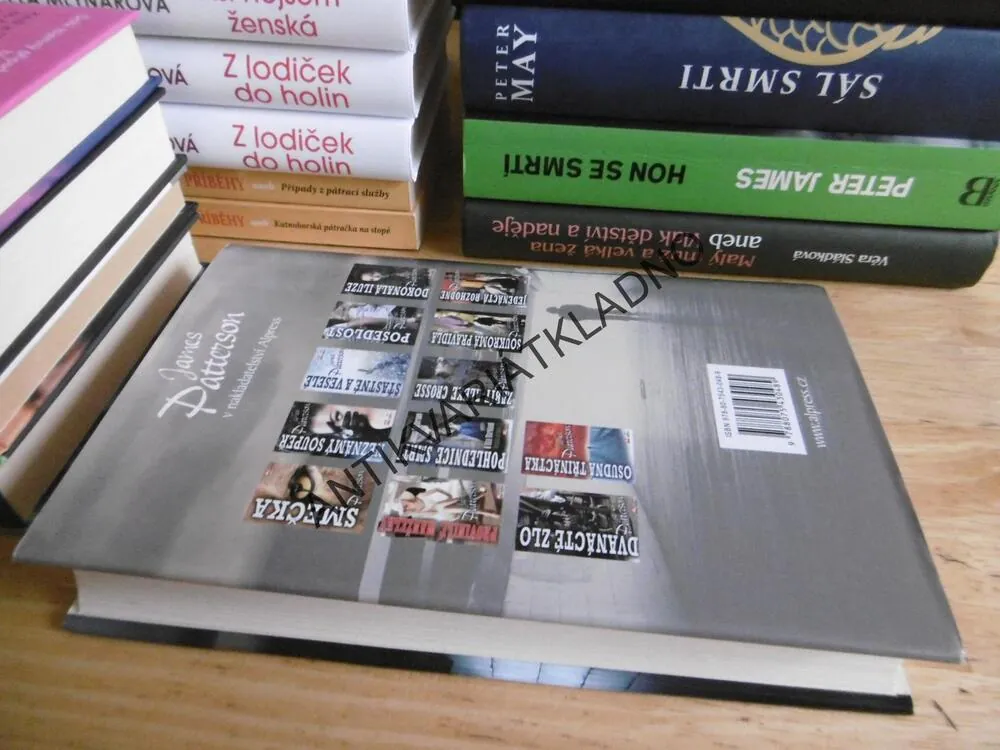 PODEZŘELÝ Č.1. JAMES PATTERSON, **an