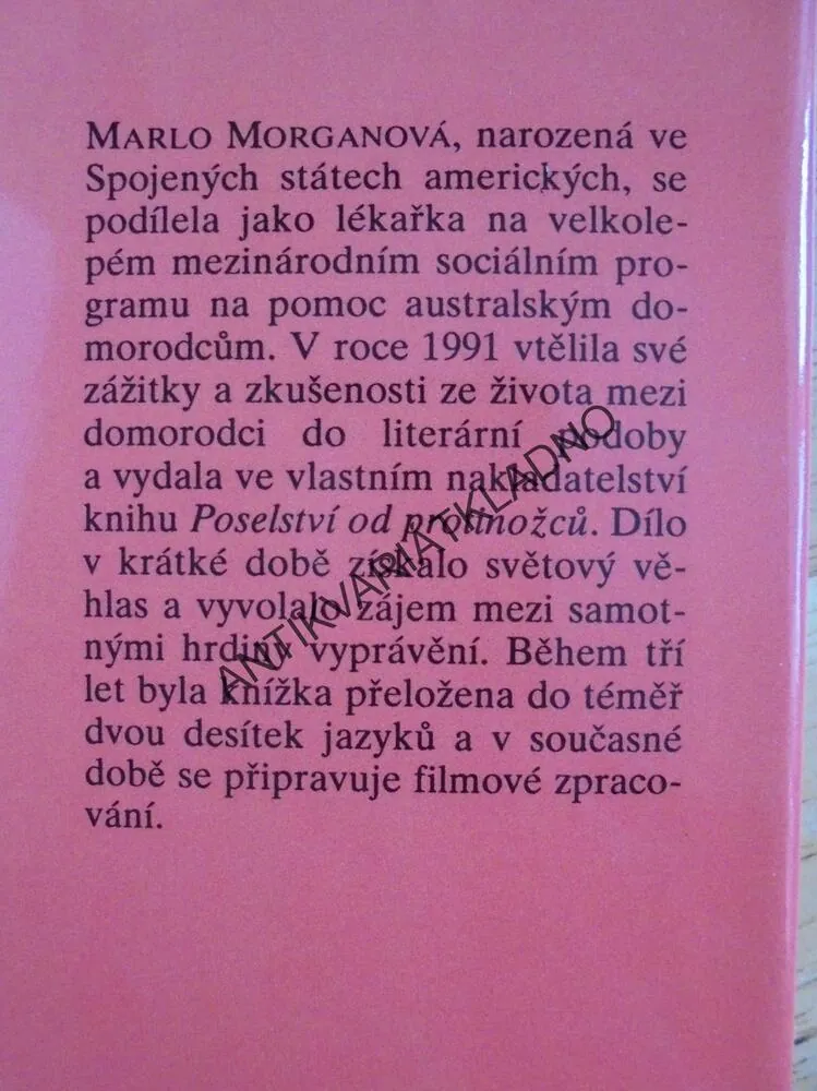 POSELSTVÍ OD PROTINOŽCŮ, MARLO MORGANOVÁ, **an