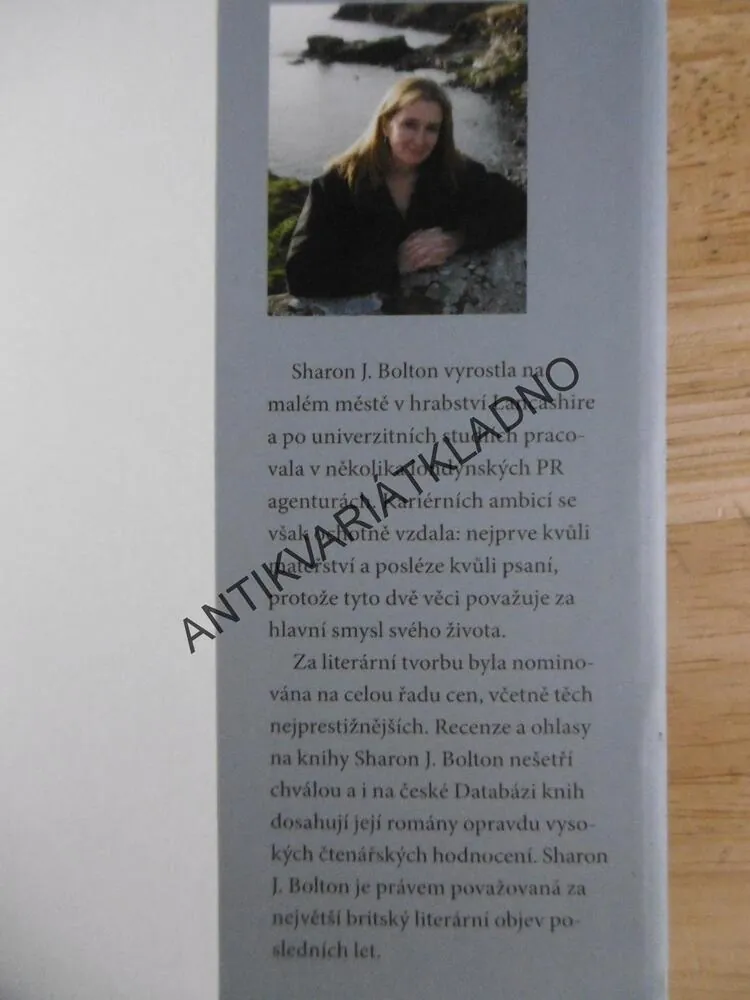 MALÉ TEMNÉ LŽI, SHARON J.BOLTON, **an