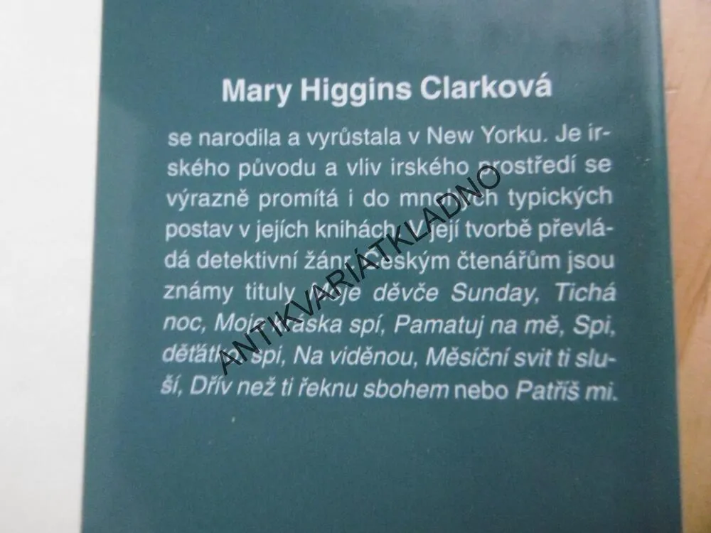 KDO JSI, MARY HIGGINS CLARKOVÁ, **an