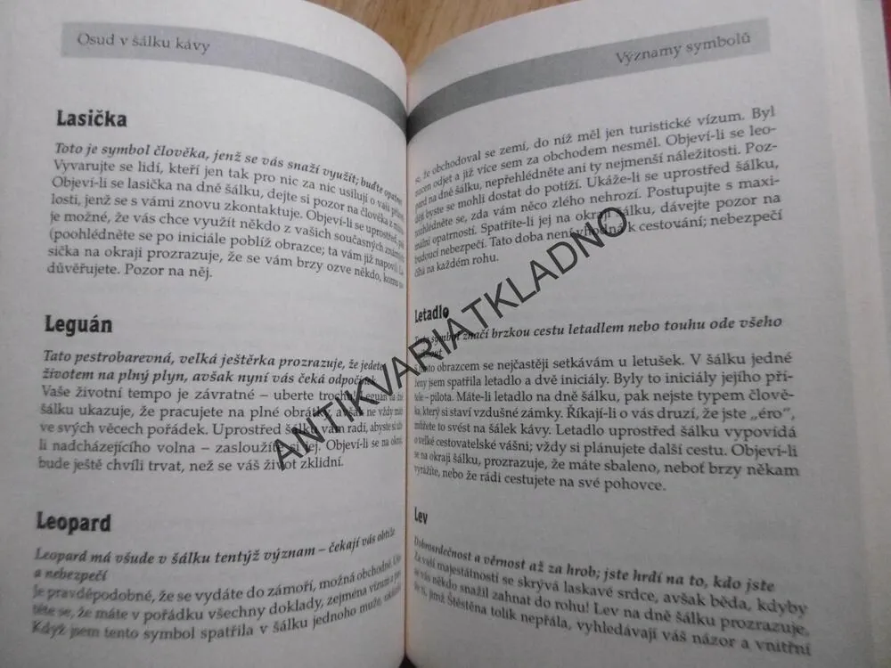 OSUD V ŠÁLKU KÁVY, VĚŠTĚNÍ Z KÁVOVÉ SEDLINY, SOPHIA, **an