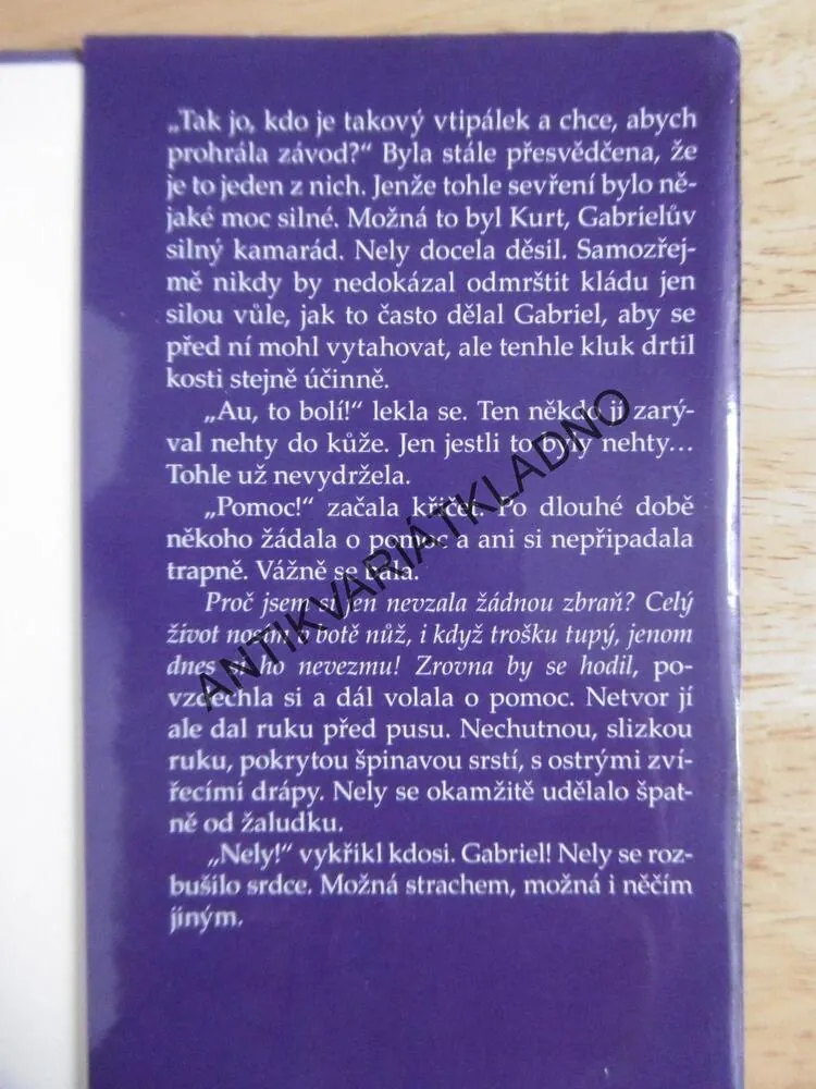 NAROZEN O PŮLNOCI, DRAČÍ ZNAMENÍ, LUCIE FIDLEROVÁ, **an