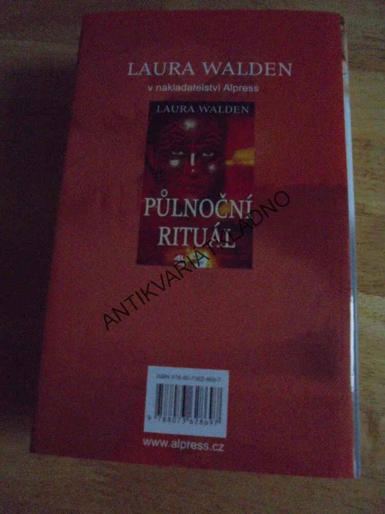 OHNIVÁ LAGUNA, LAURA WALDEN,