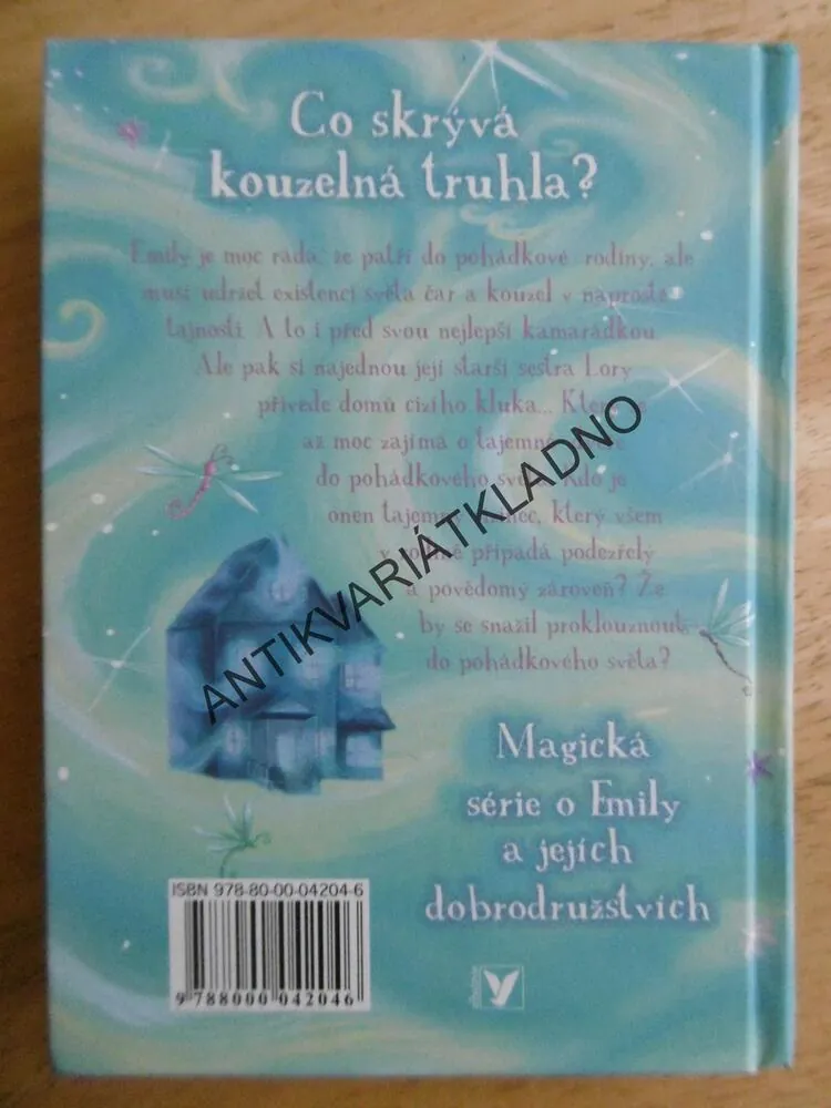 EMILY PÍRKOVÁ A KOUZELNÁ TRUHLA, HOLLY WEBBOVÁ, **an