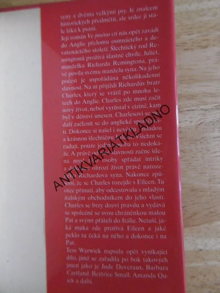 VE JMÉNU CTI, TESS WARWICK, **an