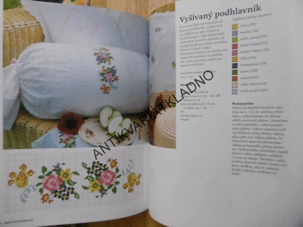 DOMÁCÍ VÝŠIVKA, KŘÍŽKOVÝ STEH, MELINDA COSS