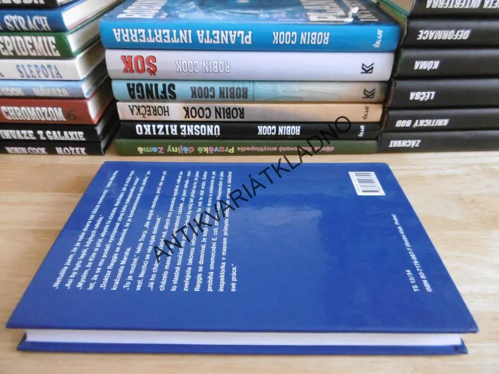 TOXIN, ROBIN COOK, **an