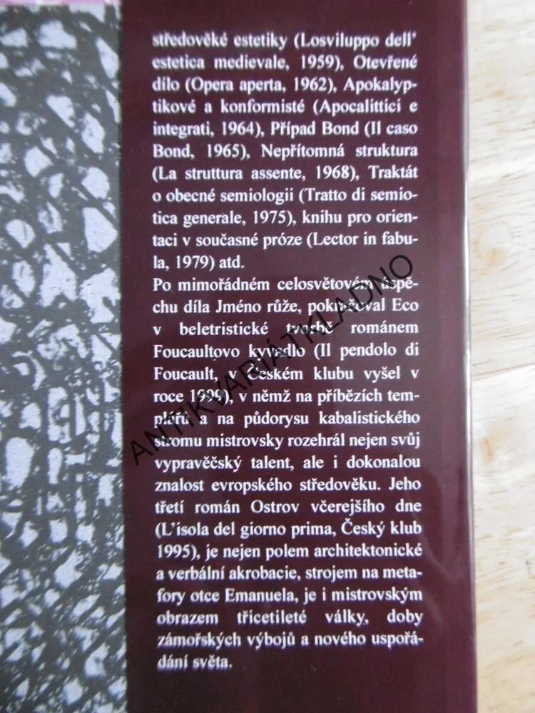 JMÉNO RŮŽE, UMBERTO ECO, **an