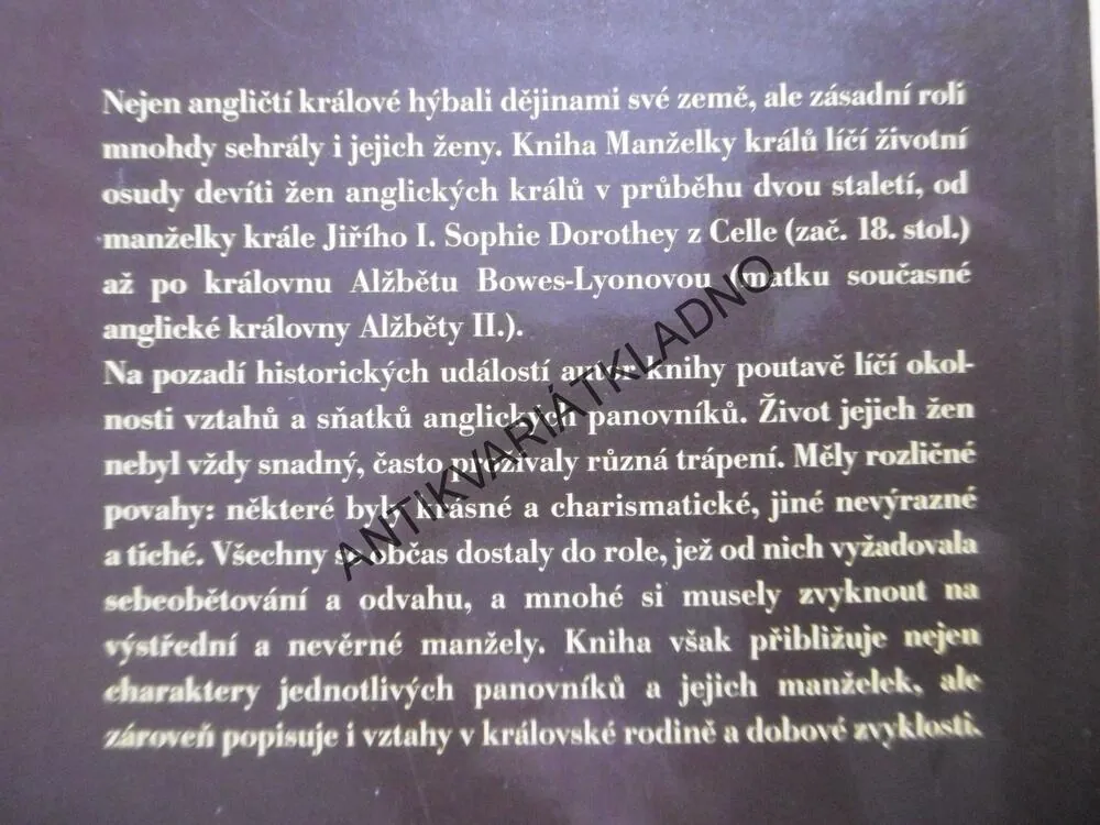 MANŽELKY KRÁLŮ, MARK HICHENS, **an