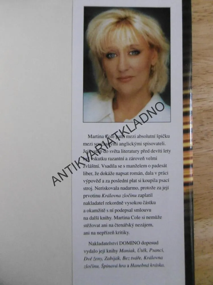 NEJTEMNĚJŠÍ OBAVY, MARTINA COLE, **an
