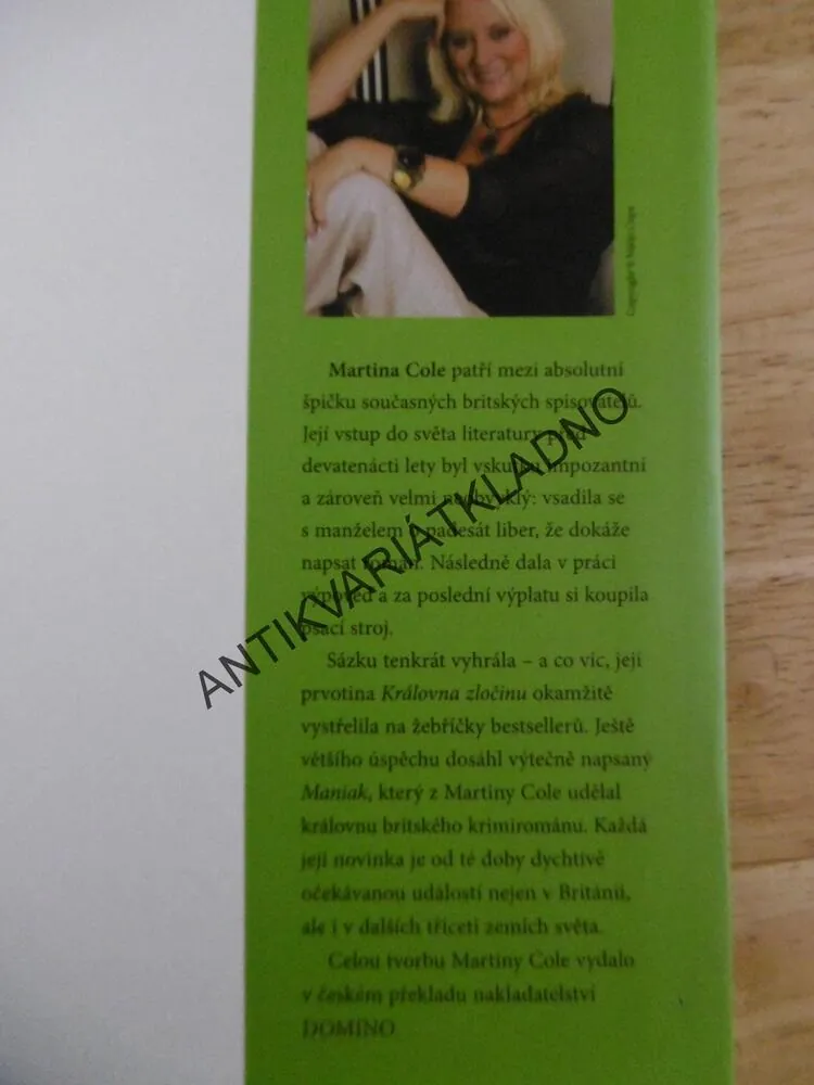 VYROVNAT SI ÚČTY, MARTINA COLE, **an