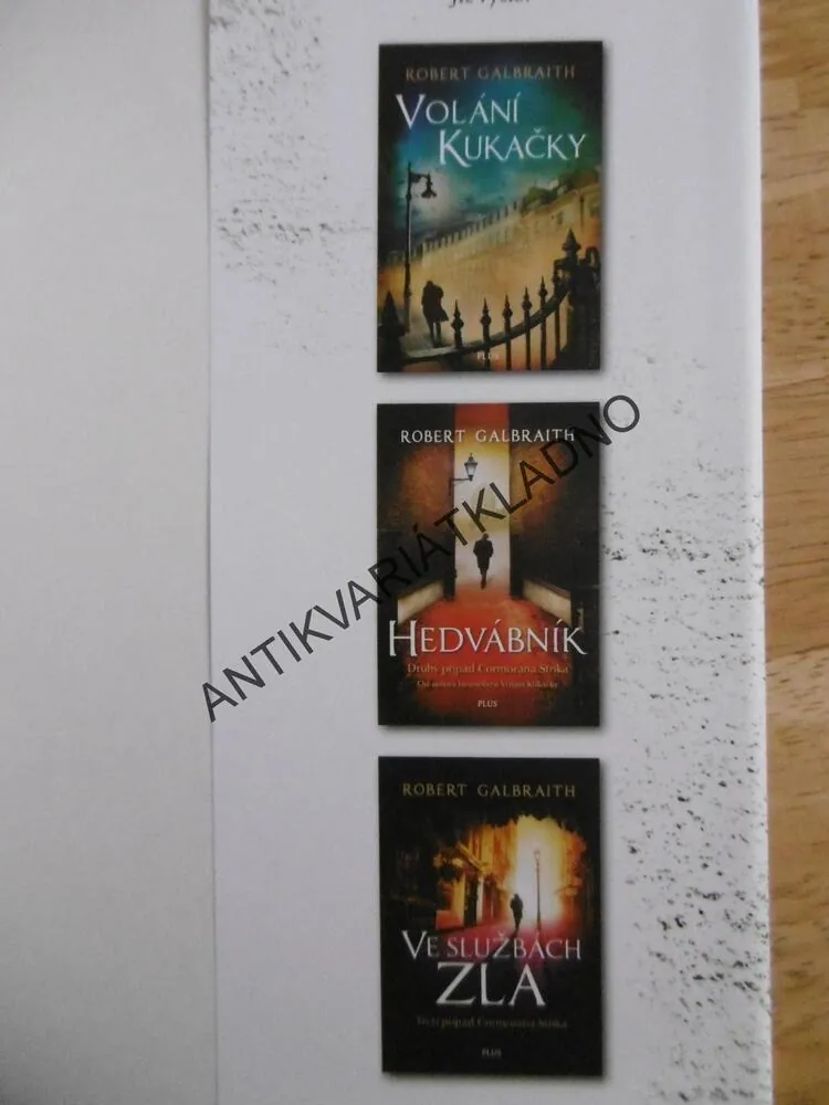 SMRTÍCÍ BÍLÁ, ROBERT GALBRAITH (J.K. ROWLINGOVÁ), **an