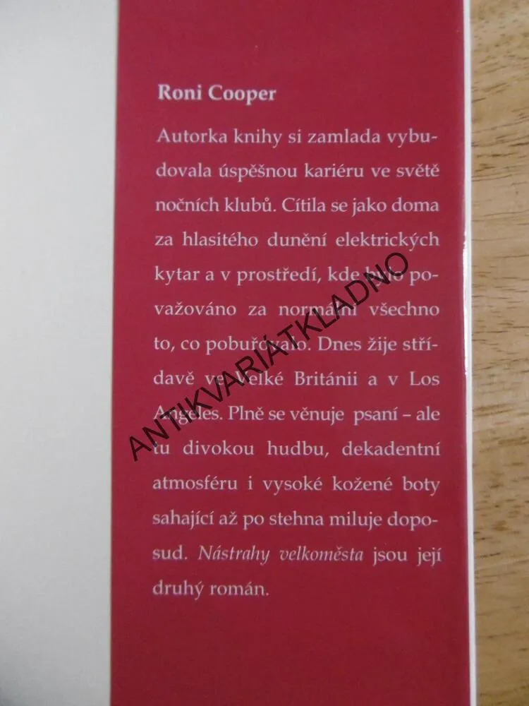 NÁSTRAHY VELKOMĚSTA, RONNI  COOPER, **an