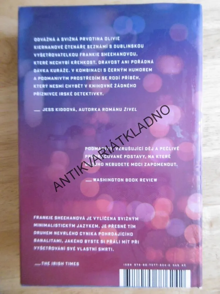 BEZ DECHU, OLIVIA KIERNANOVÁ, **an
