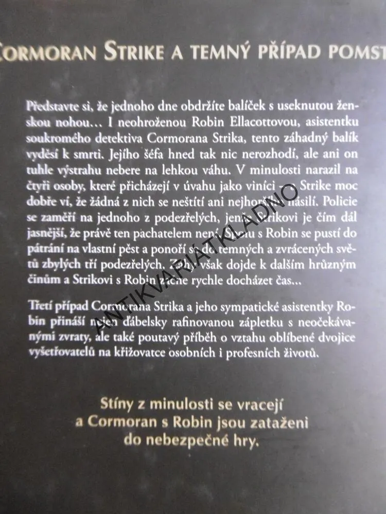 VE SLUŽBÁCH ZLA, ROBERT GALBRAITH (J.K. ROWLINGOVÁ) **an