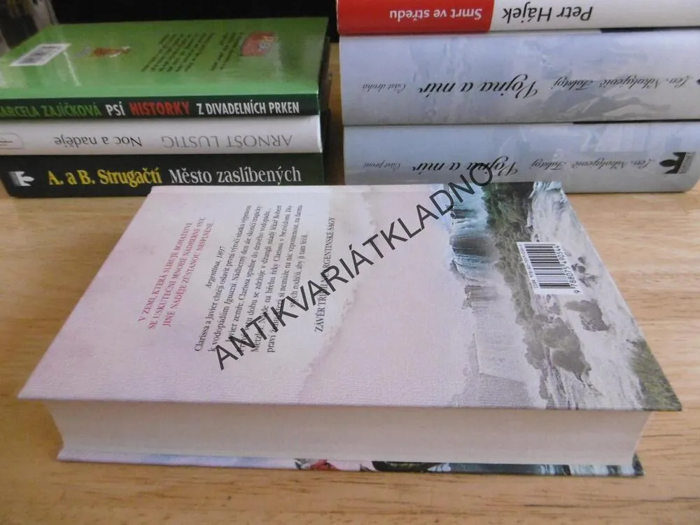 PÍSEŇ VODOPÁDU, SOFIA CASPARIOVÁ, **an