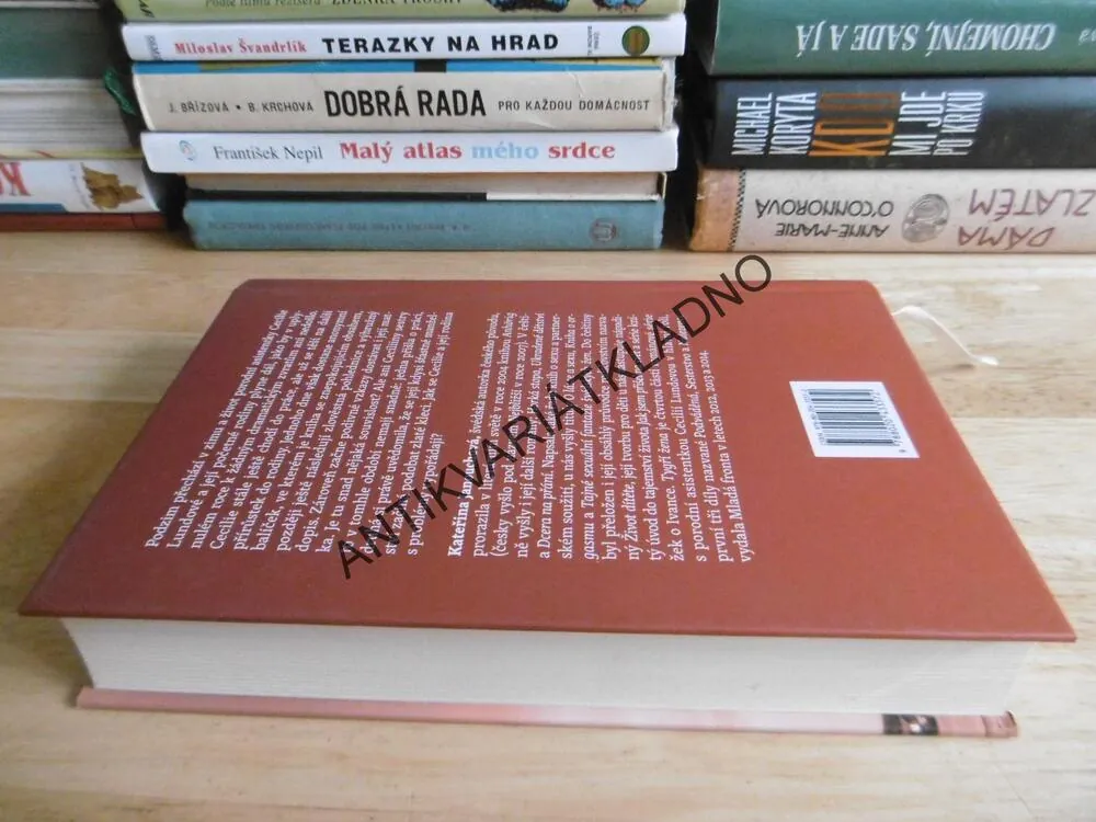 TYGŘÍ ŽENA, KATEŘINA JANOUCHOVÁ, **an