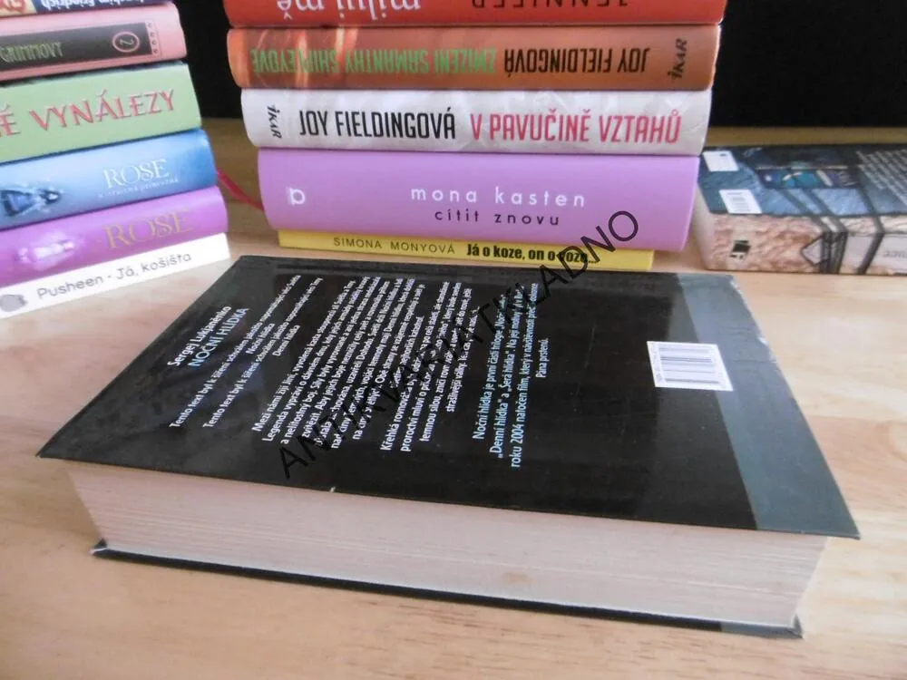 NOČNÍ HLÍDKA, SERGEJ LUKJANĚNKO, **an