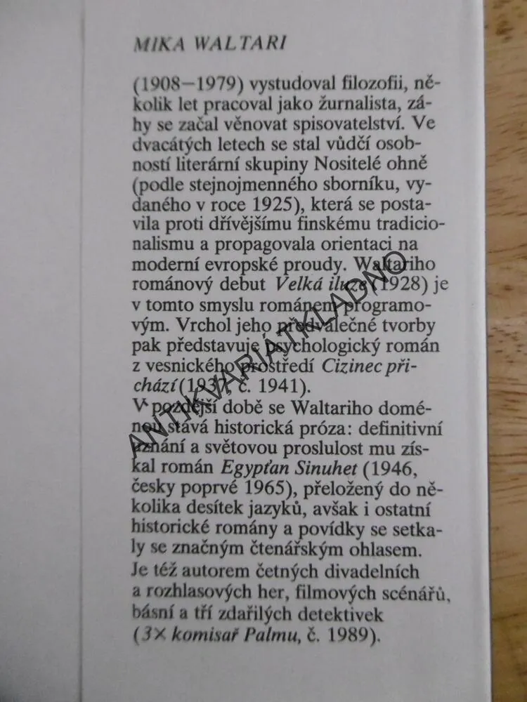 EGYPŤAN SINUHET, MIKA WALTARI, **an