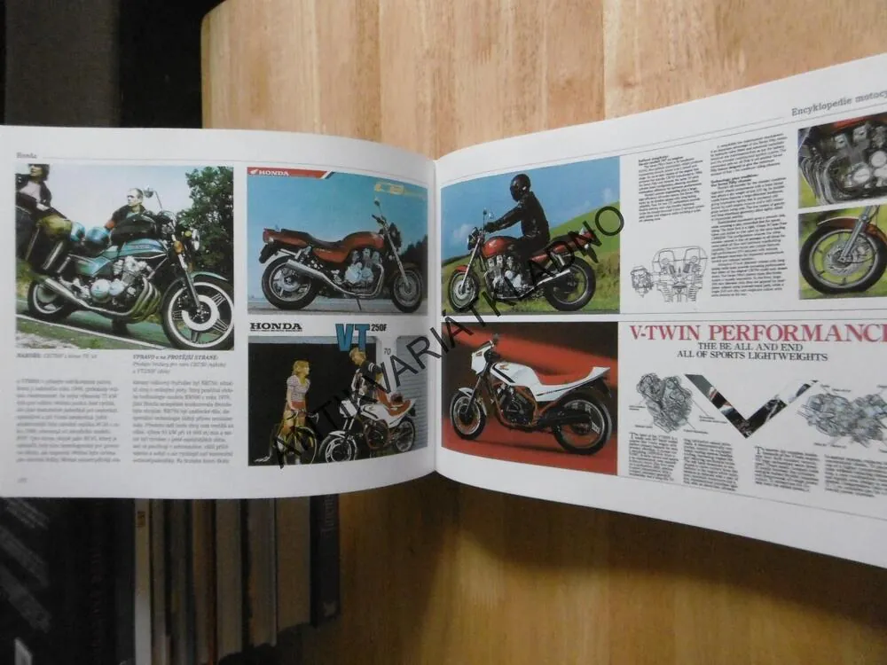 ENCYKLOPEDIE MOTOCYKLŮ, PETER HENSHAW, **an