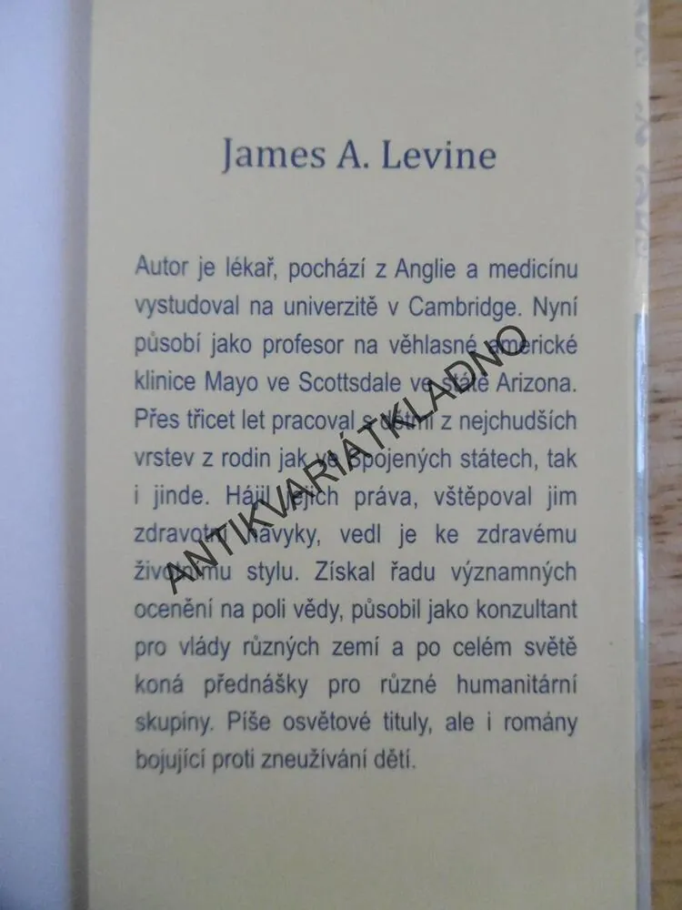 MODRÝ DENÍK, JAMES A. LEVINE, **an