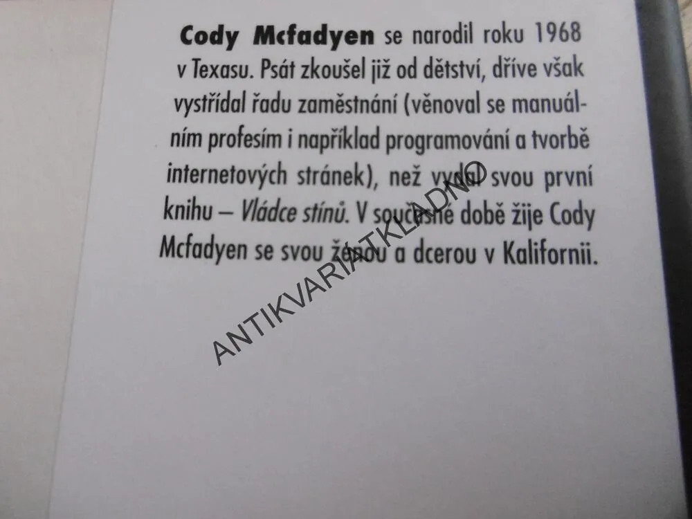 VLÁDCE STÍNŮ, CODY MCFADYEN, **an