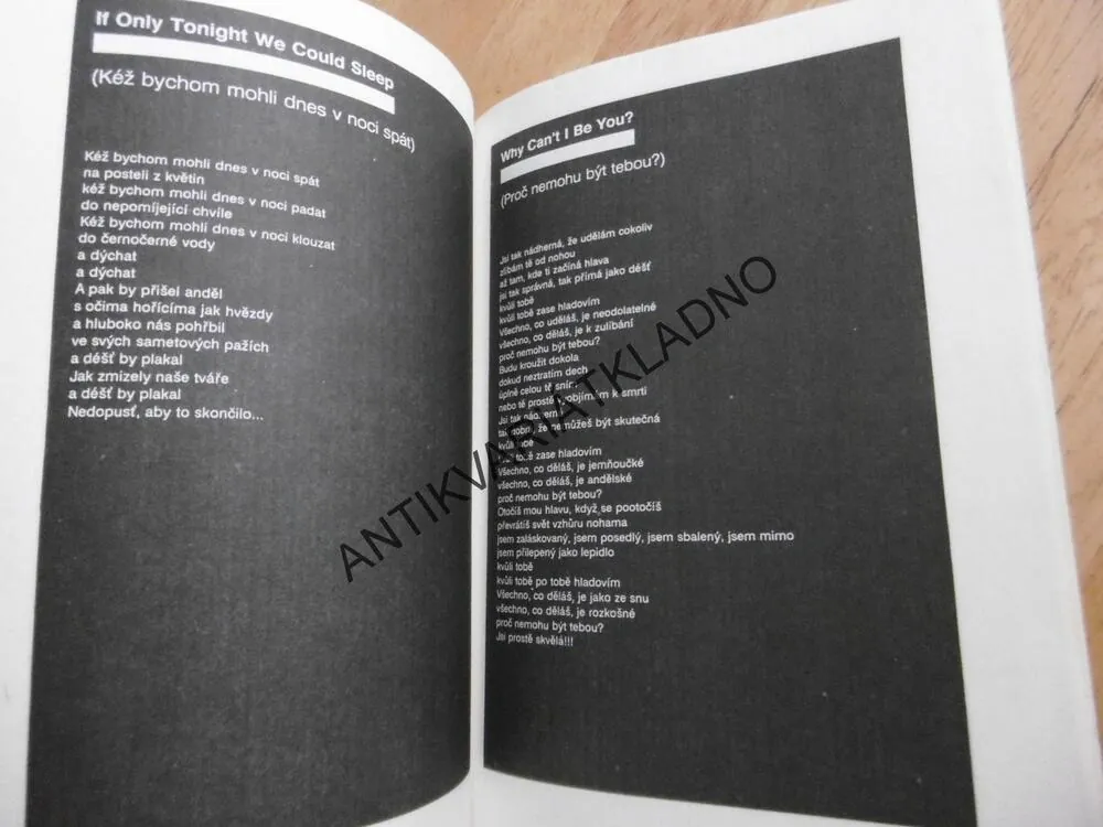 THE CURE, HUDEBNÍ SKUPINA, TEXTY PÍSNÍ, **an