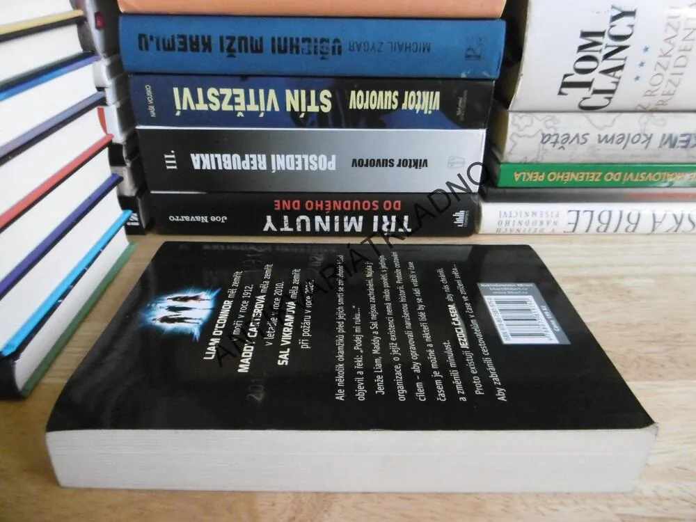 JEZDCI ČASEM, ALEX SCARROW, **an