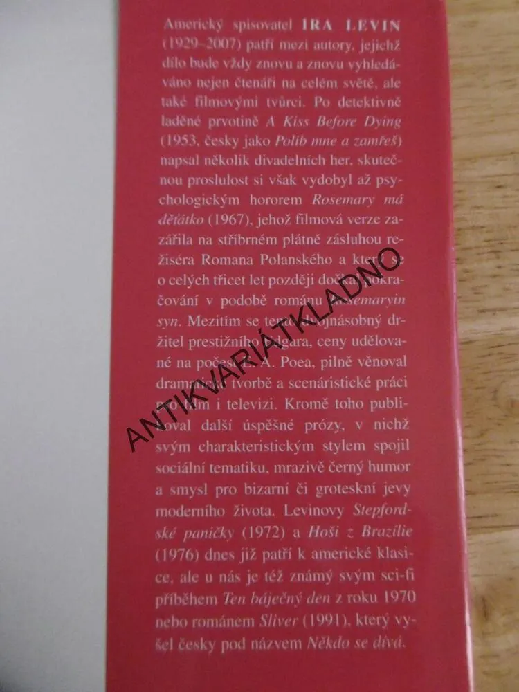 STEPFORDSKÉ PANIČKY, IRA LEVIN, **an