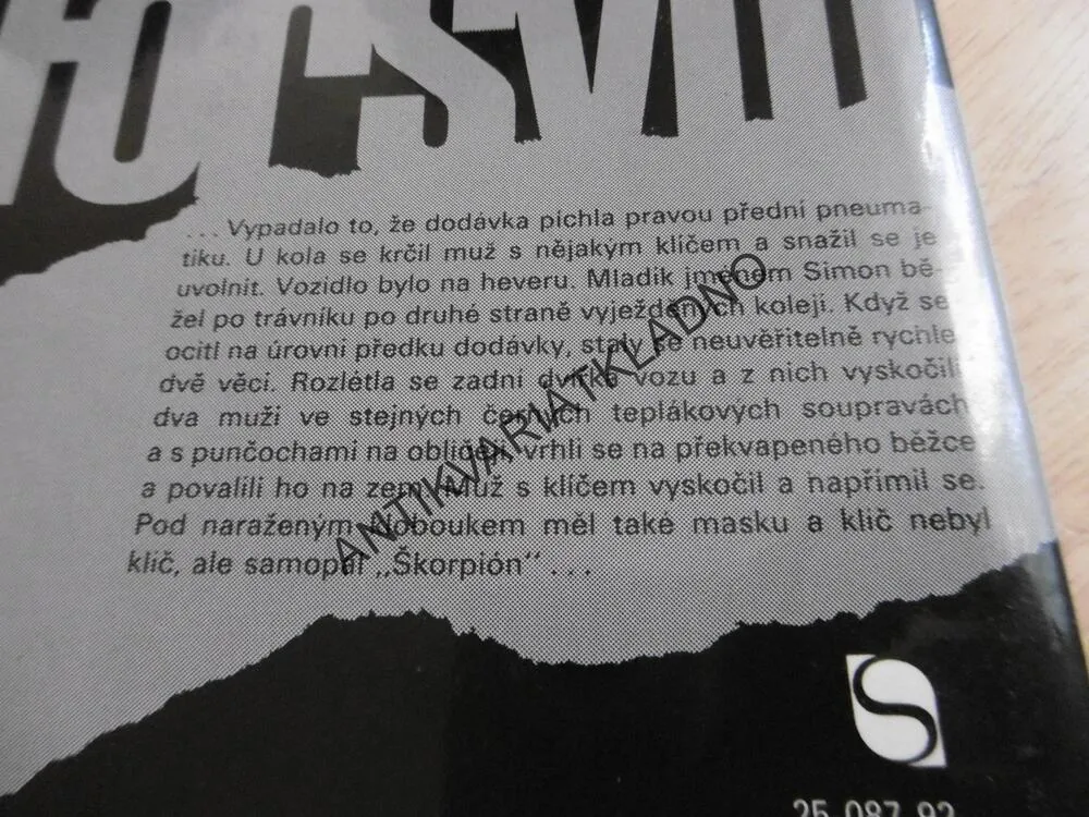 VYJEDNAVAČ, FREDERICK FORSYTH, **an