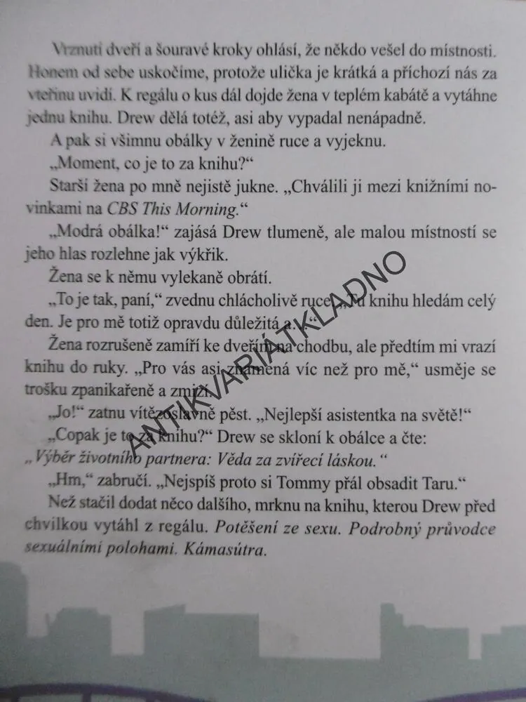 ČEKÁNÍ NA TOMA HANKSE, KERRY WINFREYOVÁ, **an