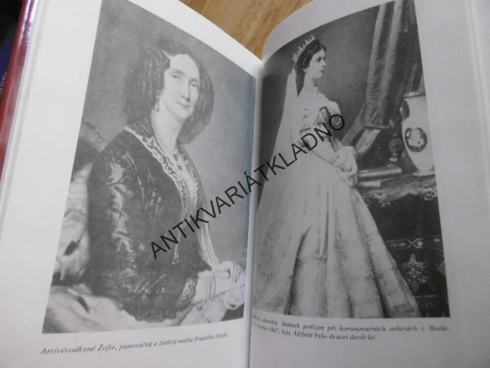 SISSI SOUKROMÝ ŽIVOT ALŽBĚTY CÍSAŘOVNY RAKOUSKÉ, BARBARA CARTLAND, CARTLANDOVÁ, **an