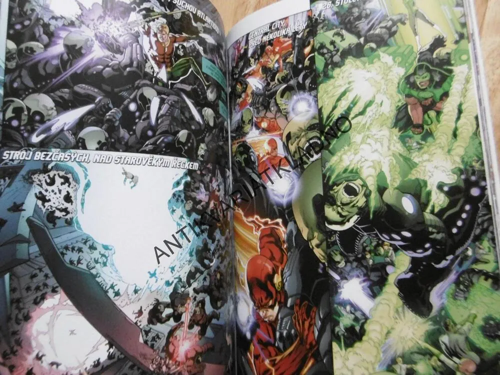 LIGA SPRAVEDLNOSTI, BEZČASÍ, KOMIKS DC, CREW 3., **an