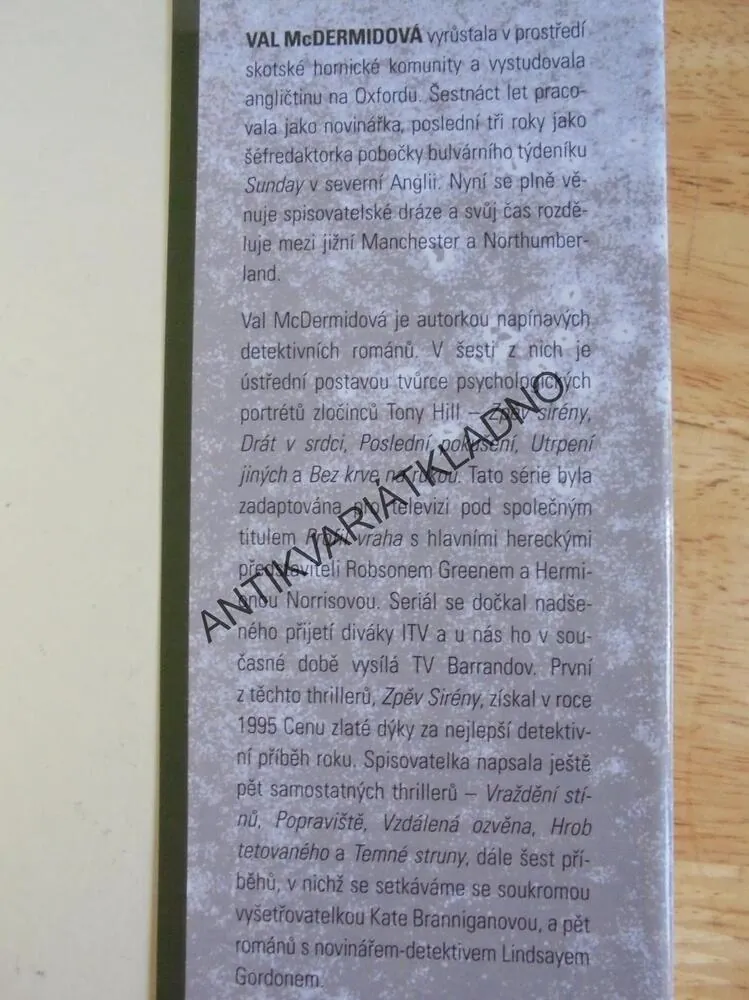 TEMNÉ STRUNY, VAL MCDERMIDOVÁ, **an